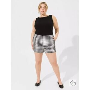 Torrid Marilyn Monroe High Waisted Retro White Black Houndstooth Shorts‎ 14/16